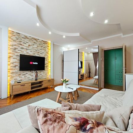 Apartman Julija ドニー・ミラノヴァツ エクステリア 写真