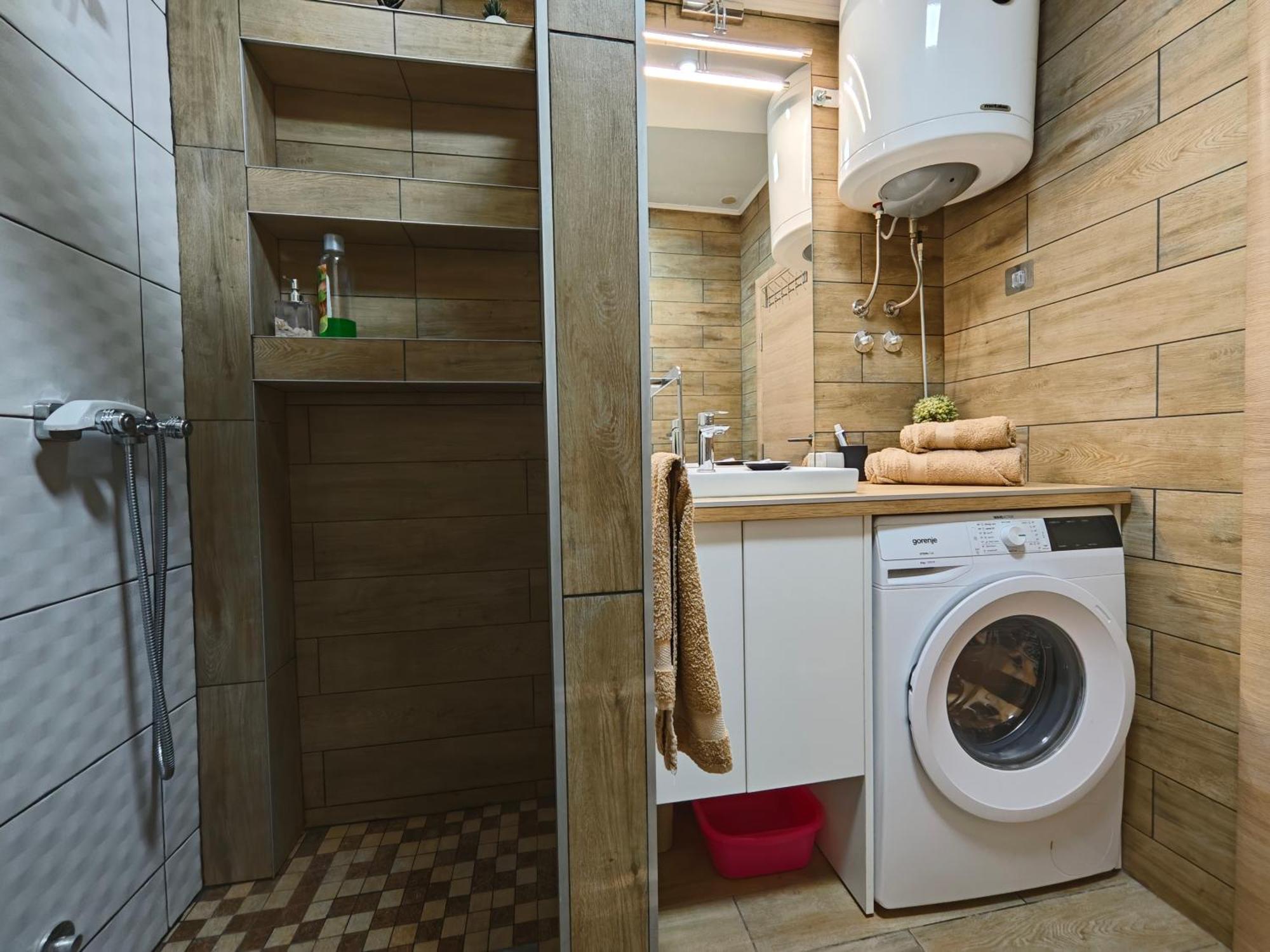 Apartman Julija ドニー・ミラノヴァツ エクステリア 写真