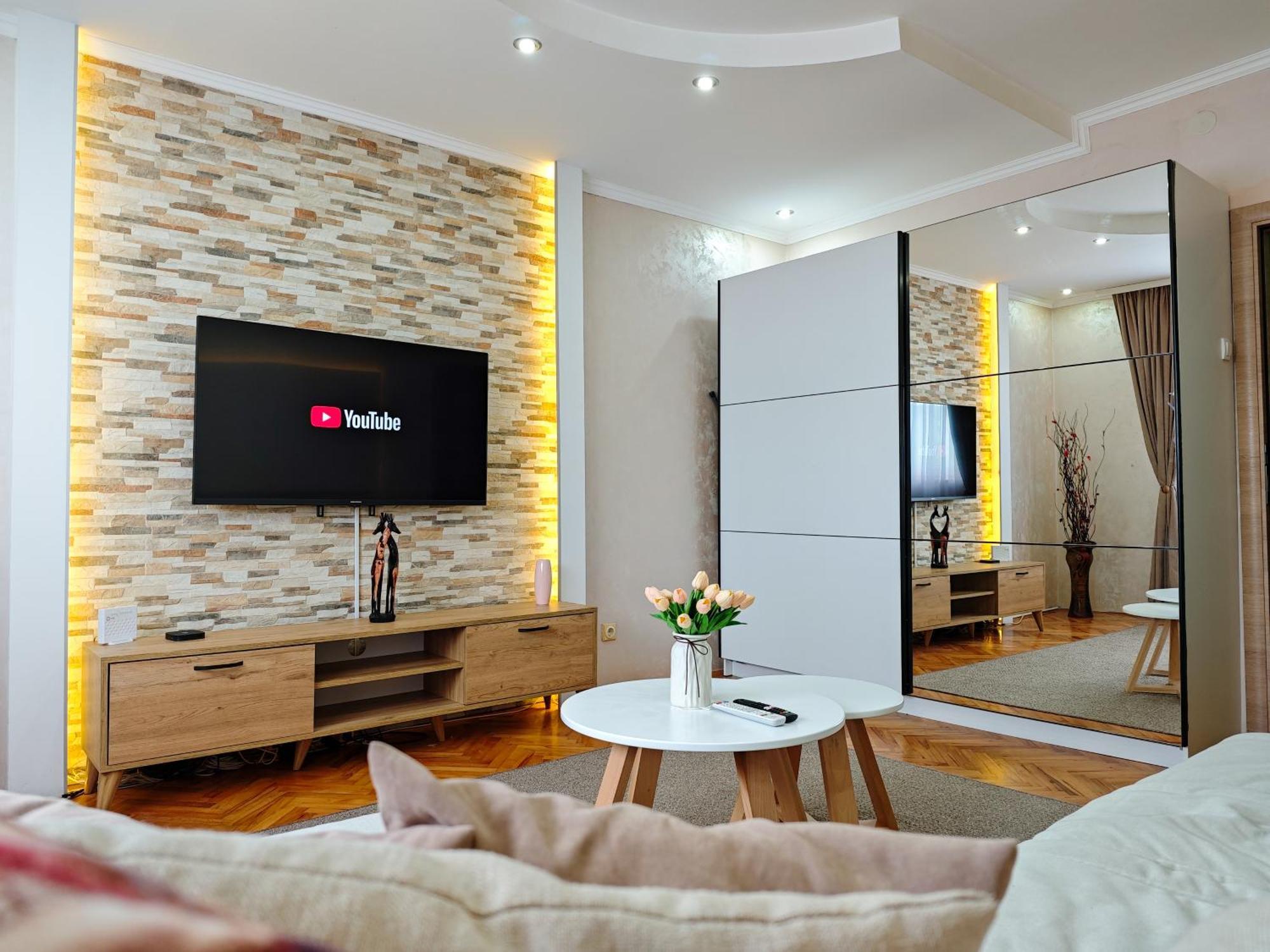 Apartman Julija ドニー・ミラノヴァツ エクステリア 写真