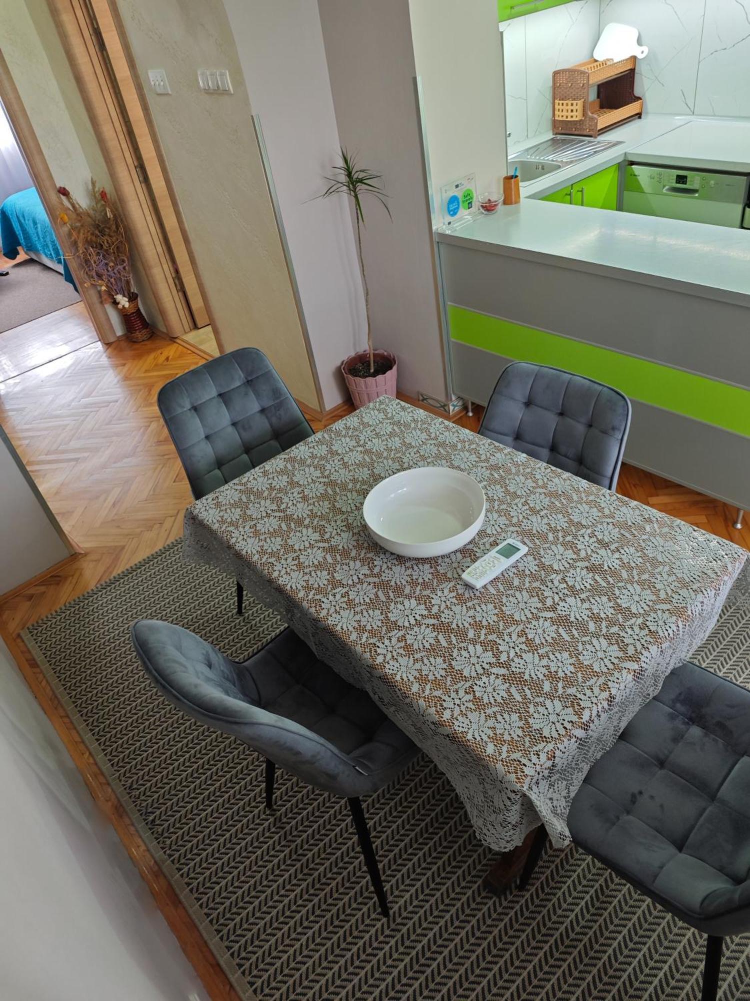 Apartman Julija ドニー・ミラノヴァツ エクステリア 写真