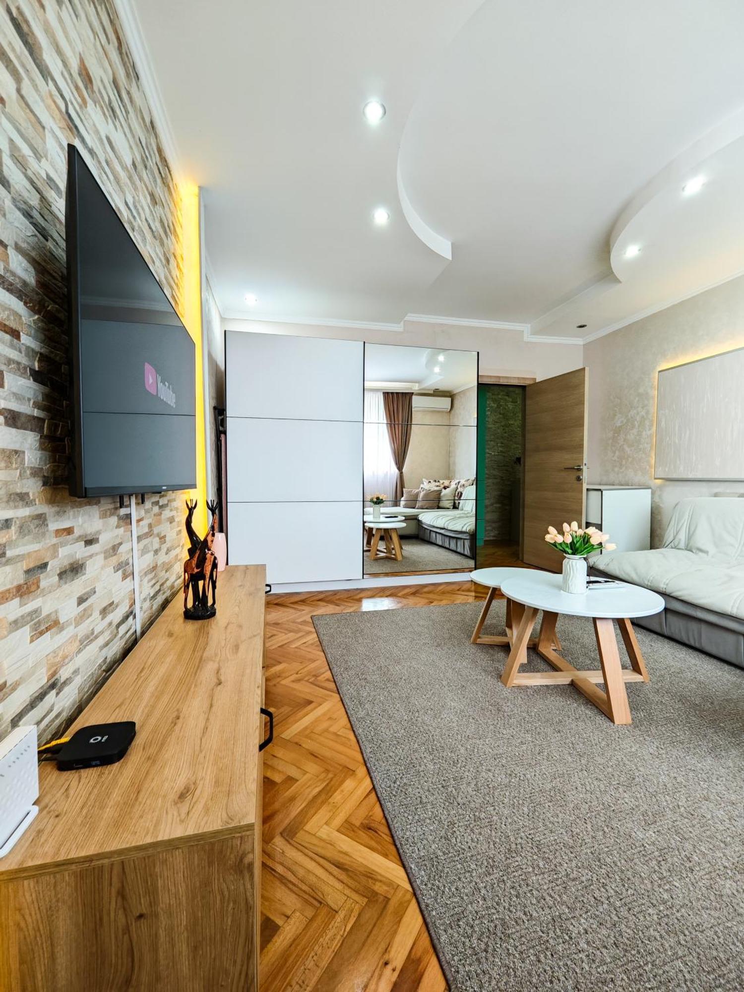 Apartman Julija ドニー・ミラノヴァツ エクステリア 写真