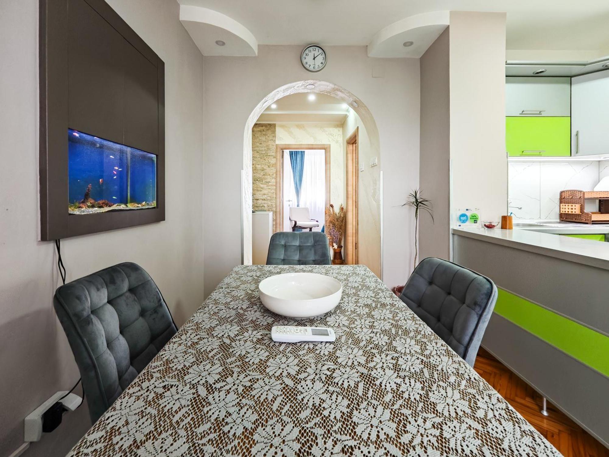 Apartman Julija ドニー・ミラノヴァツ エクステリア 写真