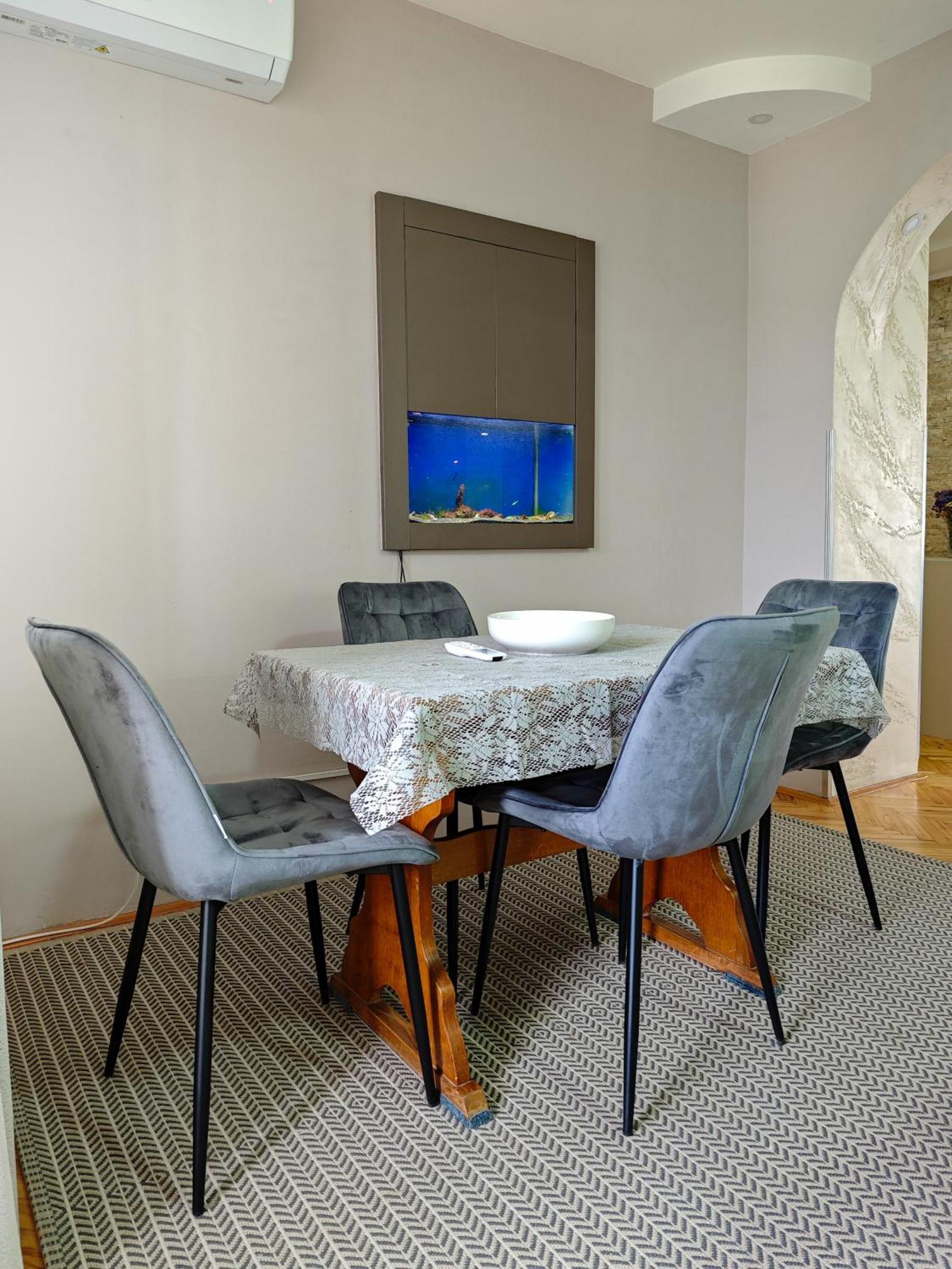Apartman Julija ドニー・ミラノヴァツ エクステリア 写真