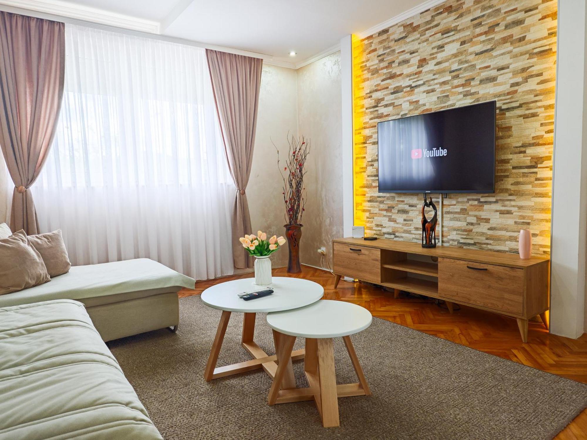 Apartman Julija ドニー・ミラノヴァツ エクステリア 写真
