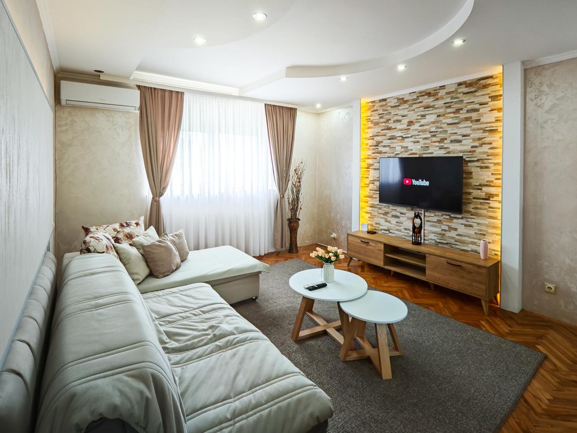 Apartman Julija ドニー・ミラノヴァツ エクステリア 写真