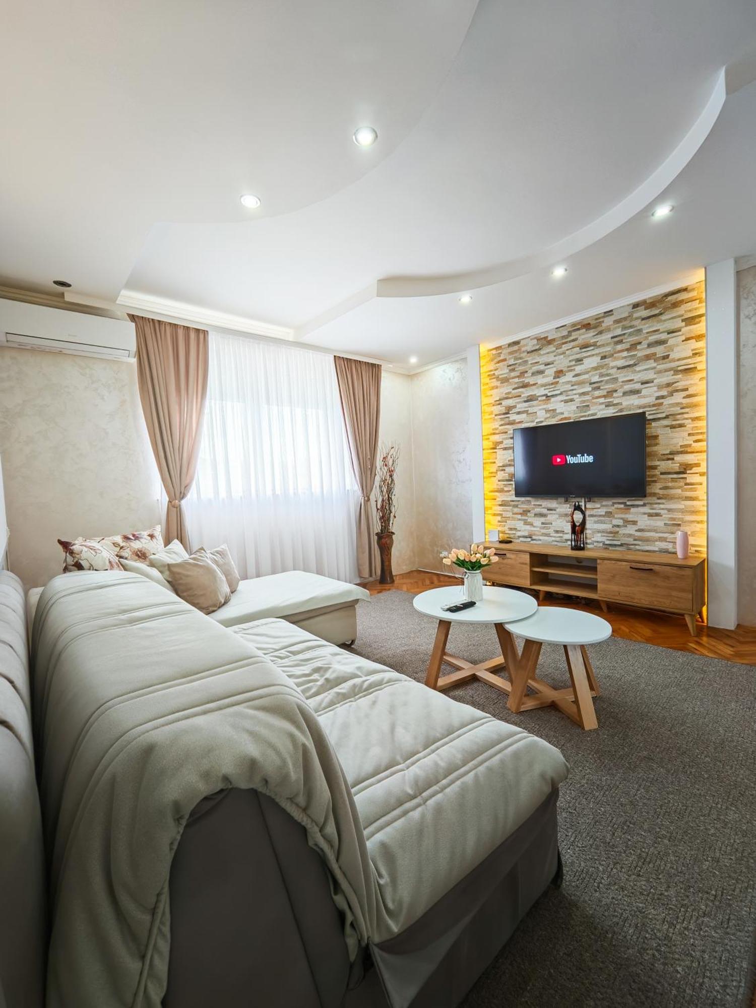 Apartman Julija ドニー・ミラノヴァツ エクステリア 写真