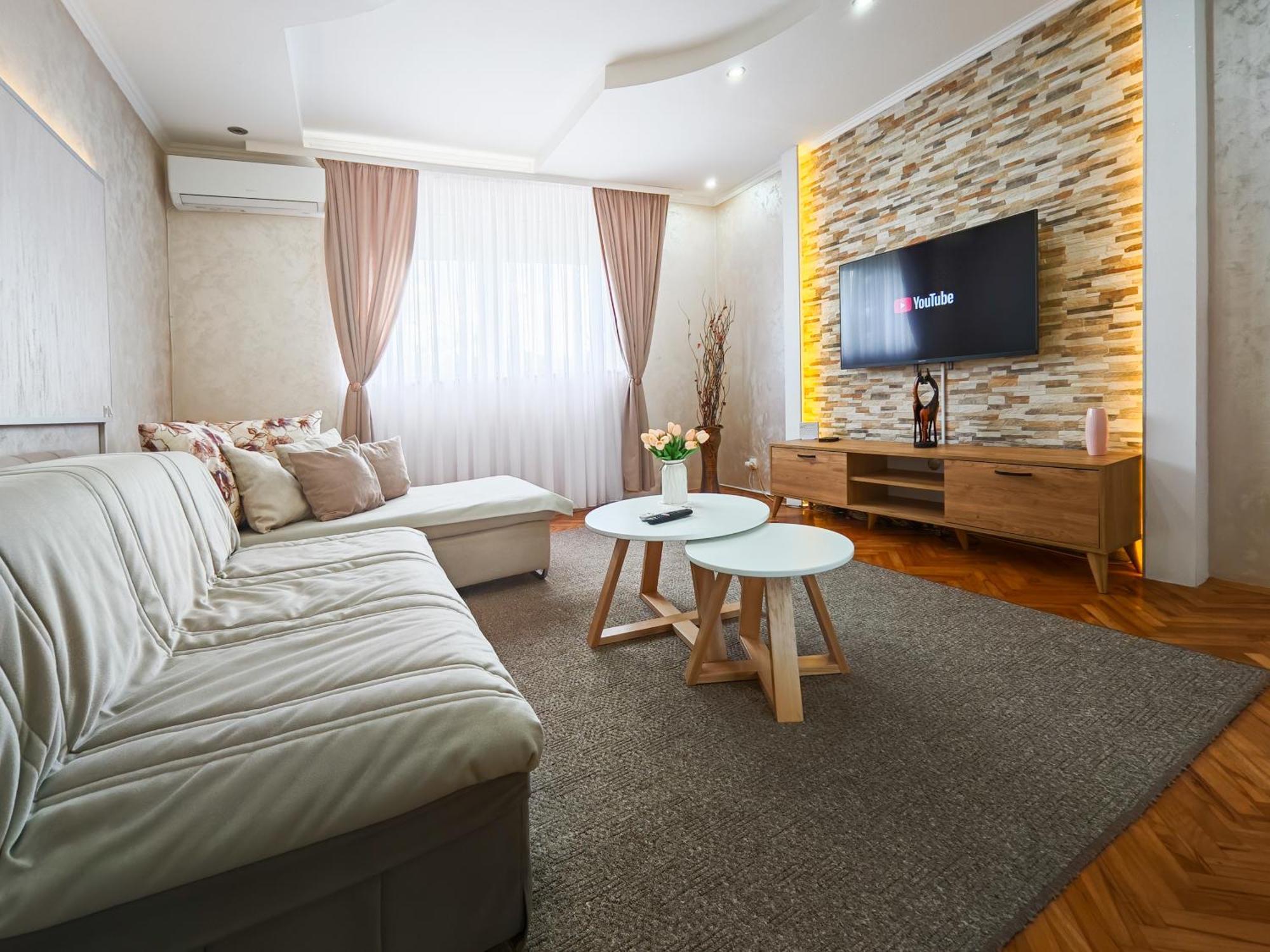 Apartman Julija ドニー・ミラノヴァツ エクステリア 写真